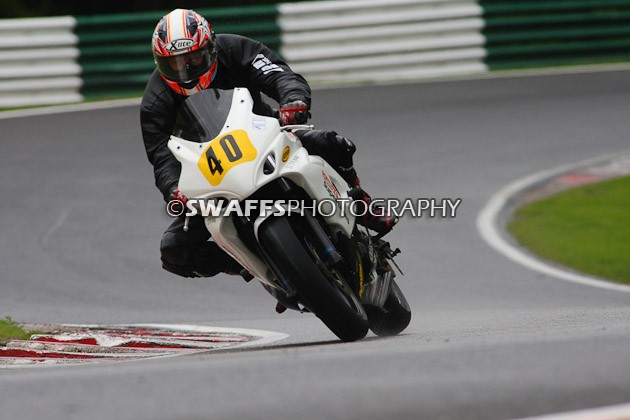 Thunderbikes- Cadwell Park May 2009