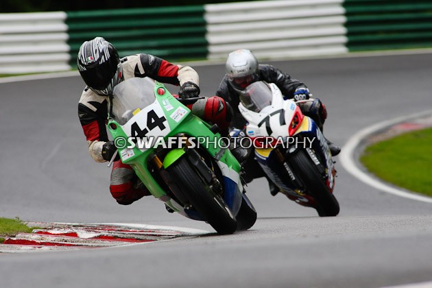Thunderbikes- Cadwell Park May 2009