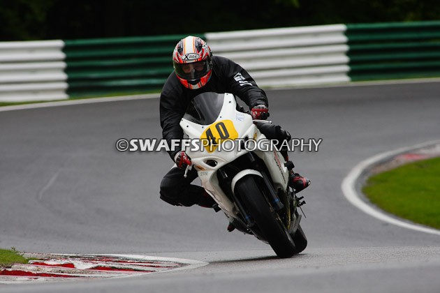 Thunderbikes- Cadwell Park May 2009
