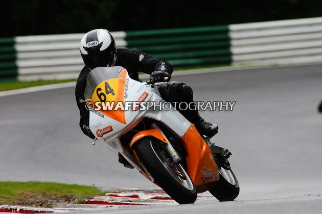 Thunderbikes- Cadwell Park May 2009